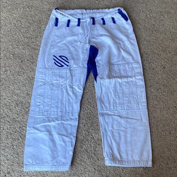 Sanabul White and Blue Jiu Jitsu Gi - Picture 6 of 12